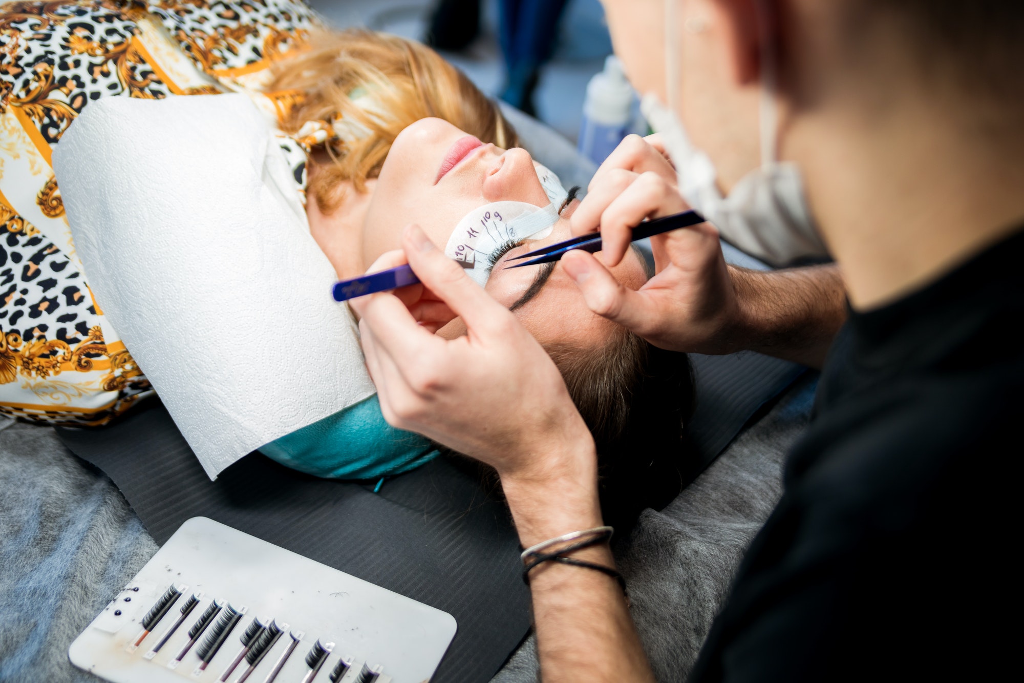 Applying eyelashes at beauty salon, Eyelash extension procedure